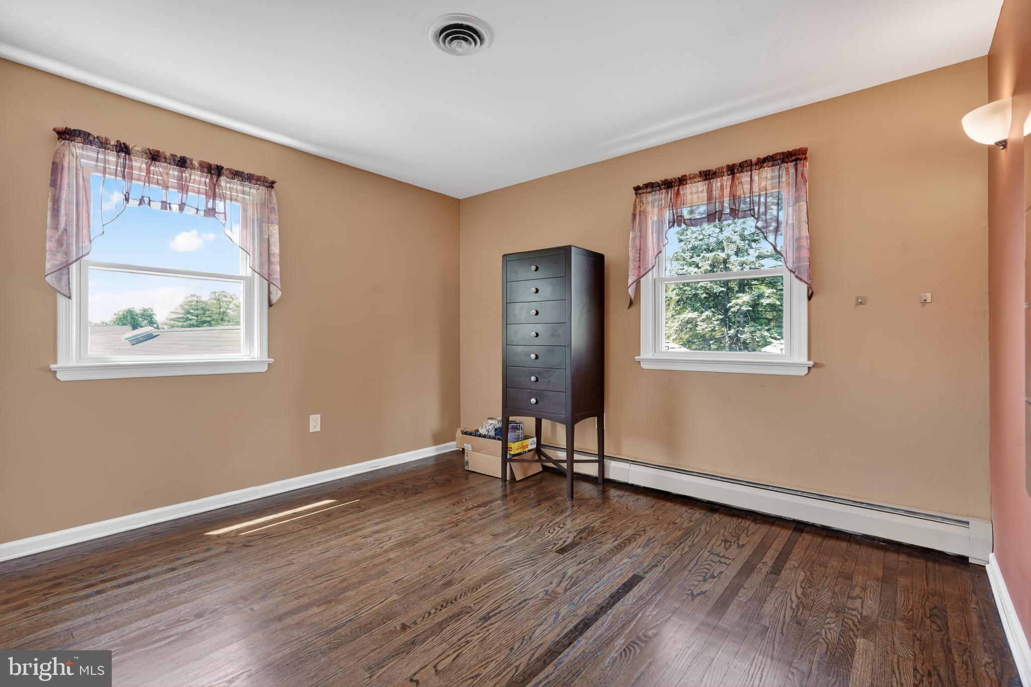 MOUNT EYRE MANOR - Residential