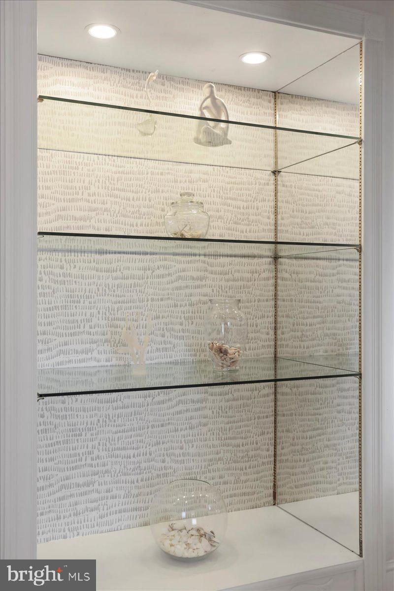 LURAY - Commercial Sale