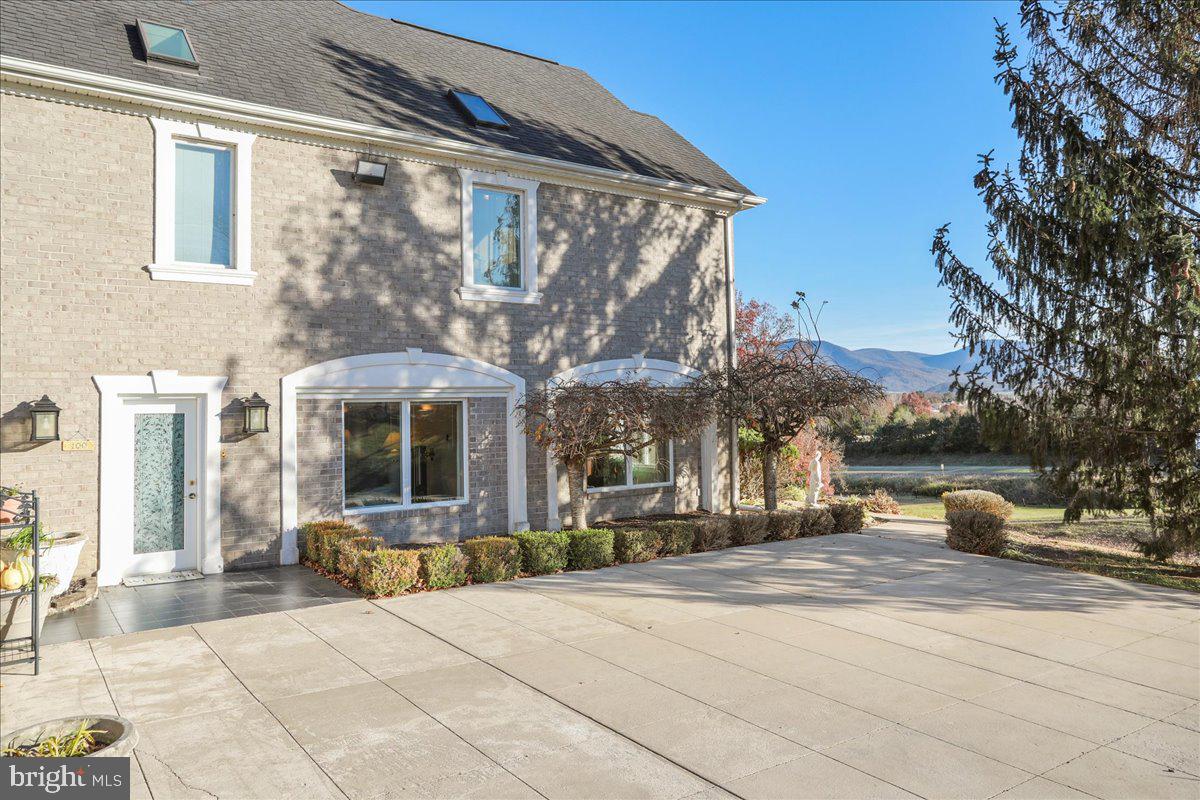 LURAY - Commercial Sale