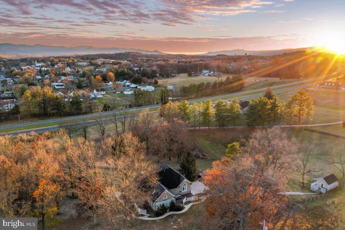 LURAY - Commercial Sale