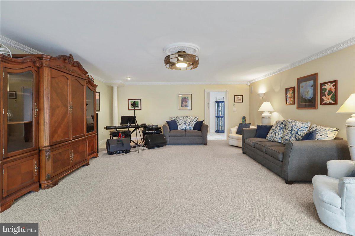 LURAY - Commercial Sale