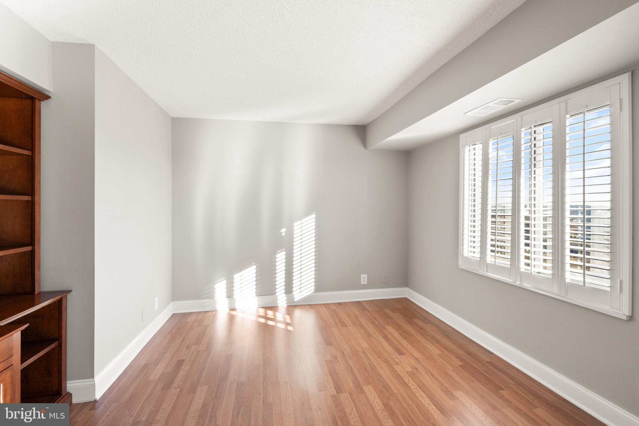 WATERGATE AT LANDMARK - Residential