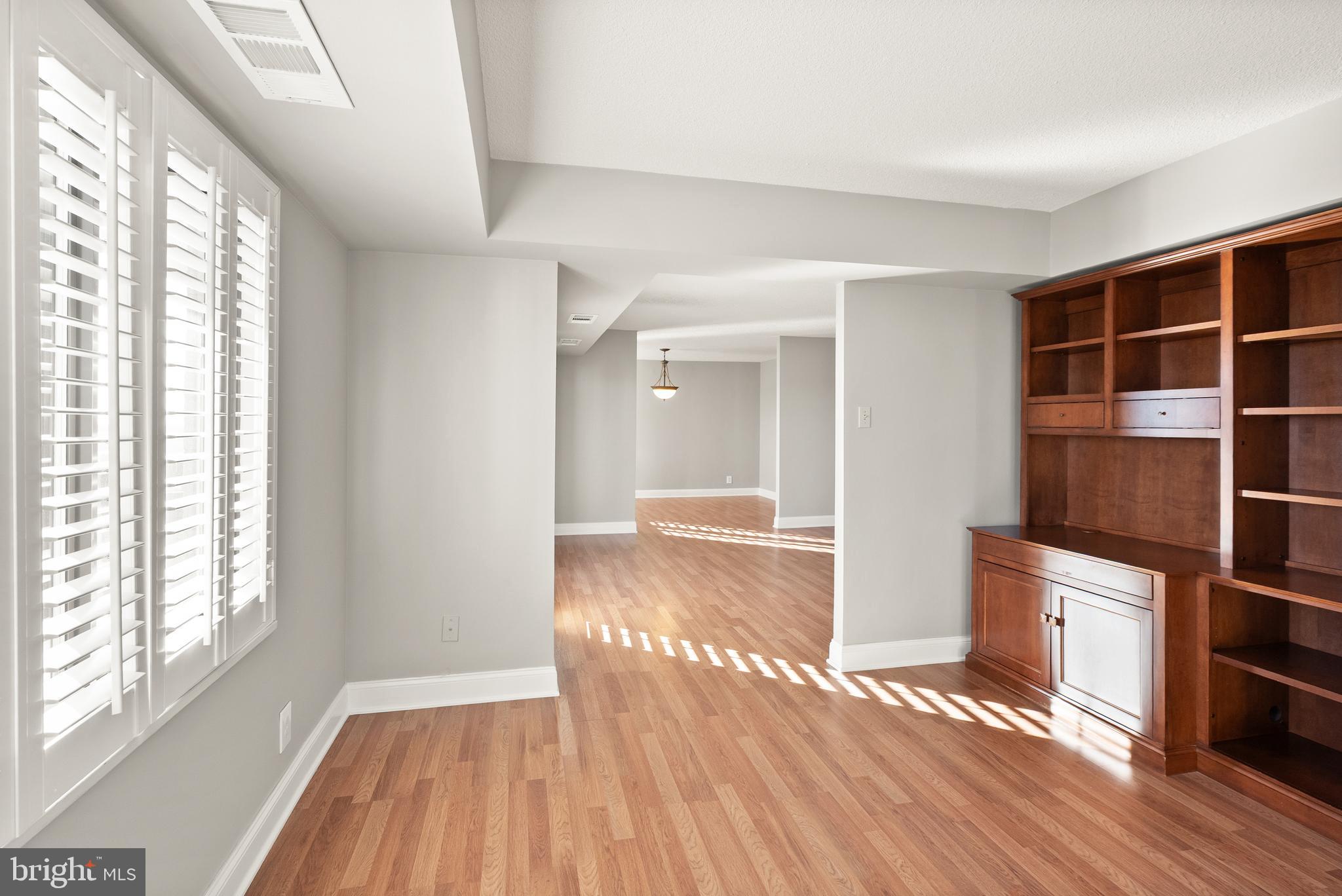 WATERGATE AT LANDMARK - Residential