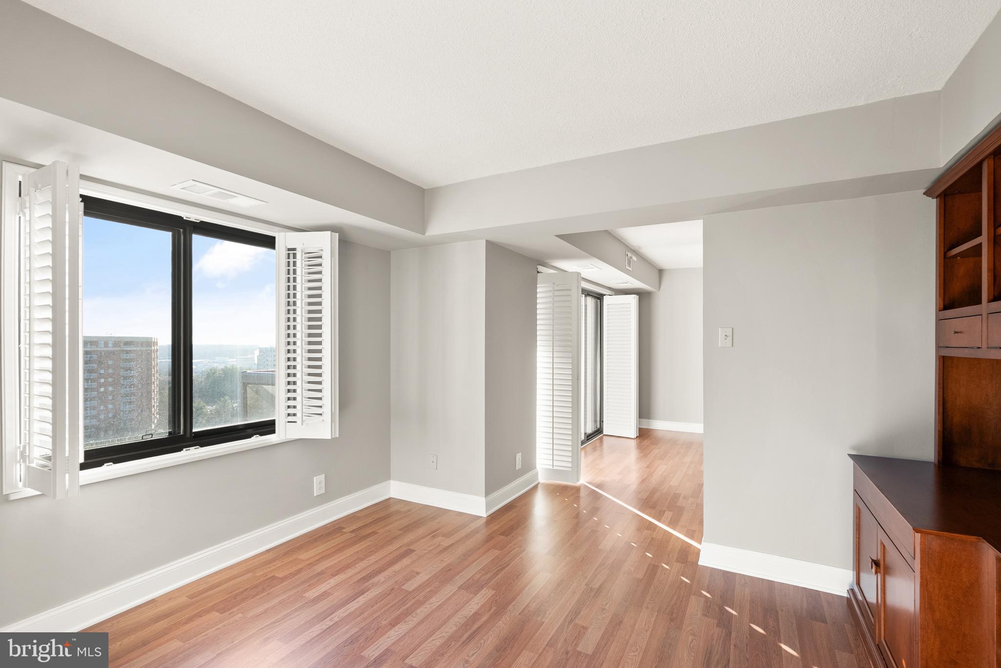 WATERGATE AT LANDMARK - Residential