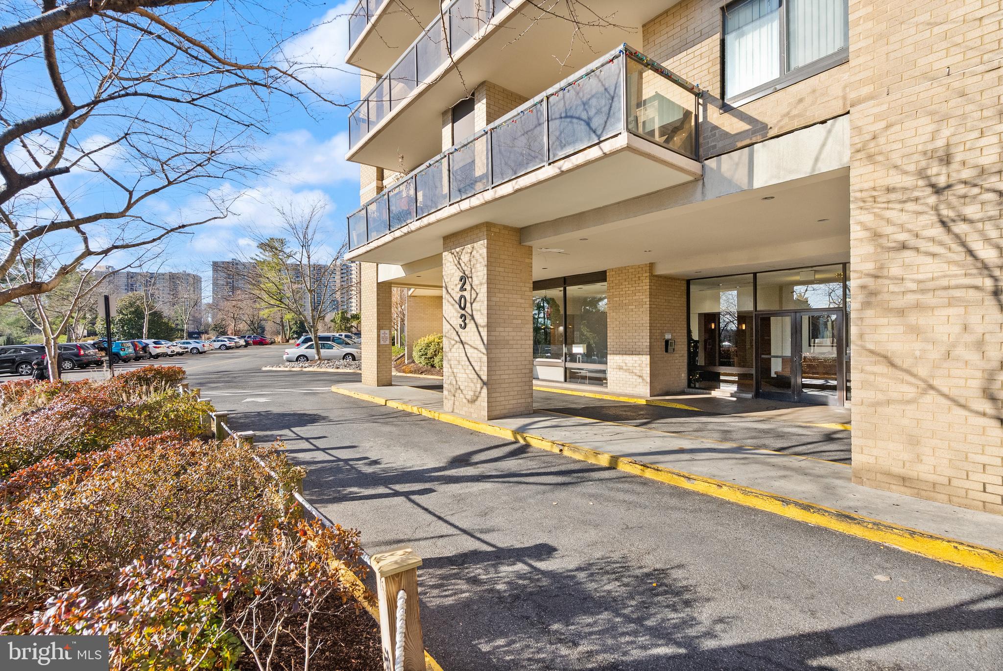 WATERGATE AT LANDMARK - Residential