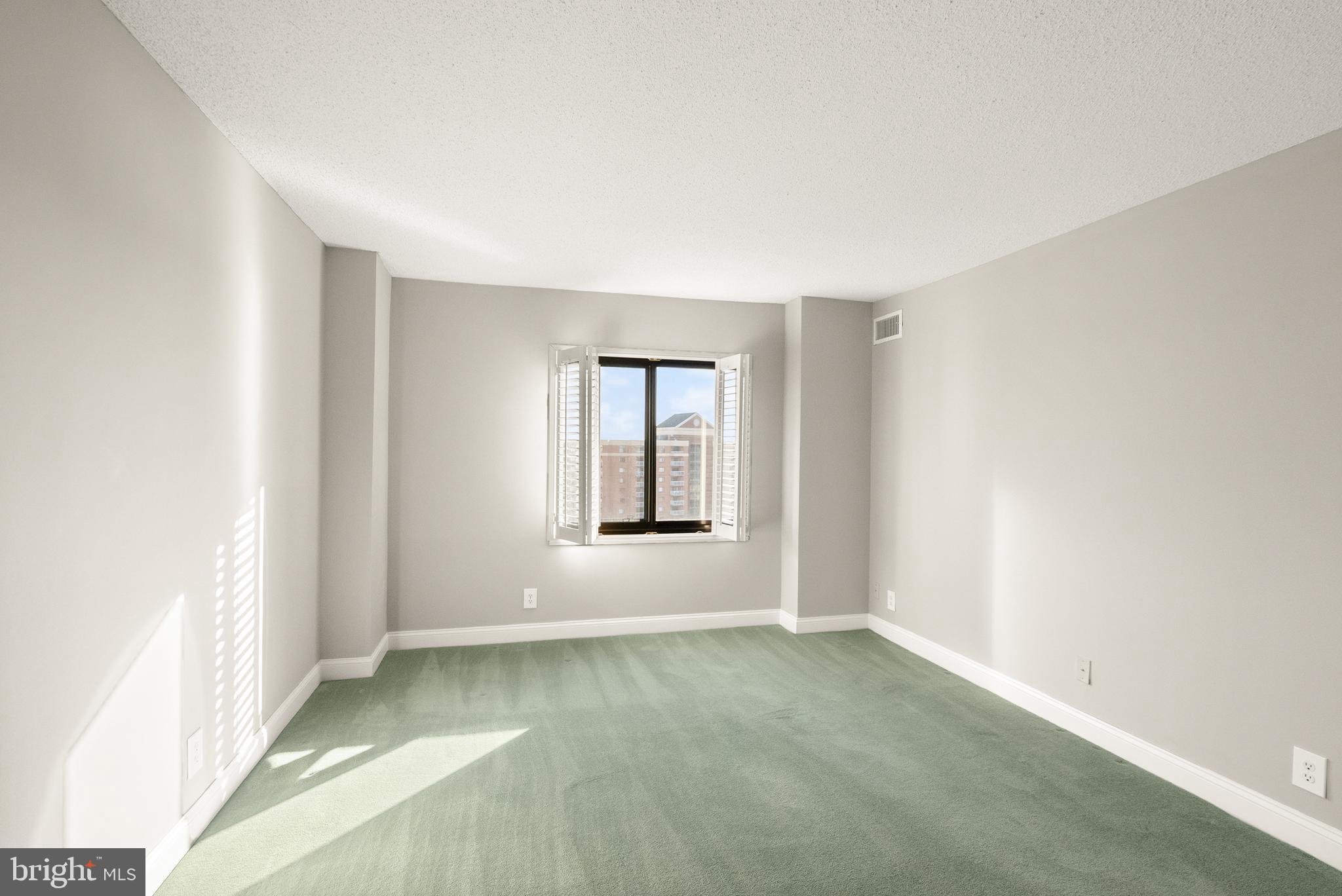 WATERGATE AT LANDMARK - Residential