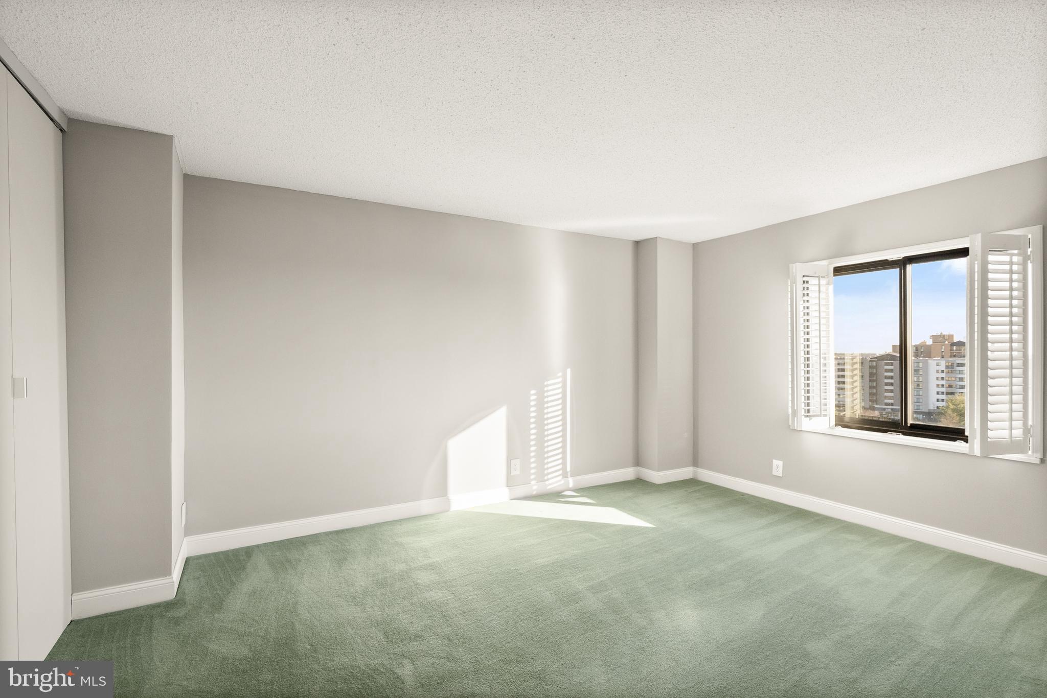 WATERGATE AT LANDMARK - Residential