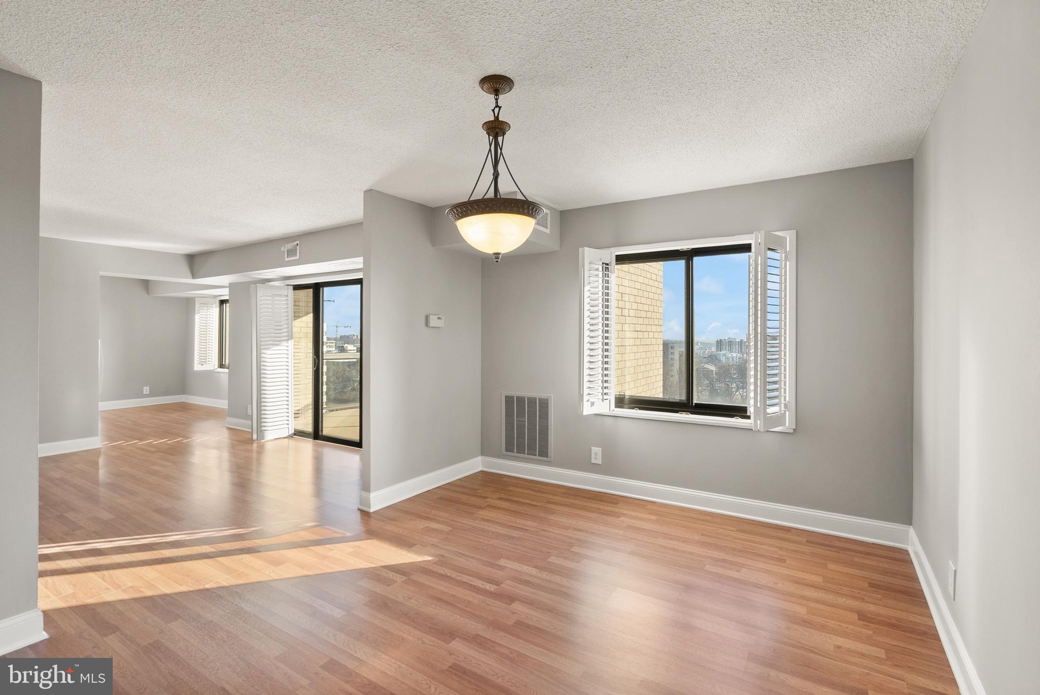 WATERGATE AT LANDMARK - Residential