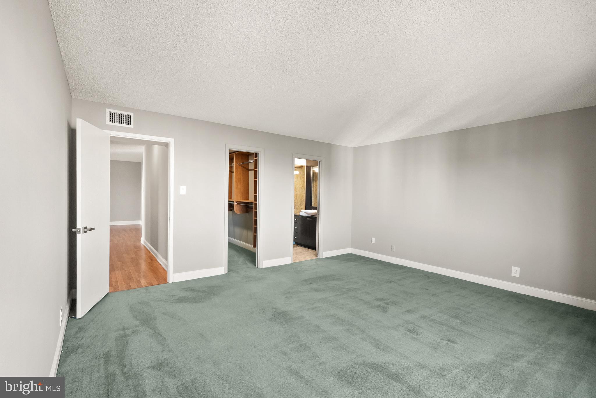 WATERGATE AT LANDMARK - Residential