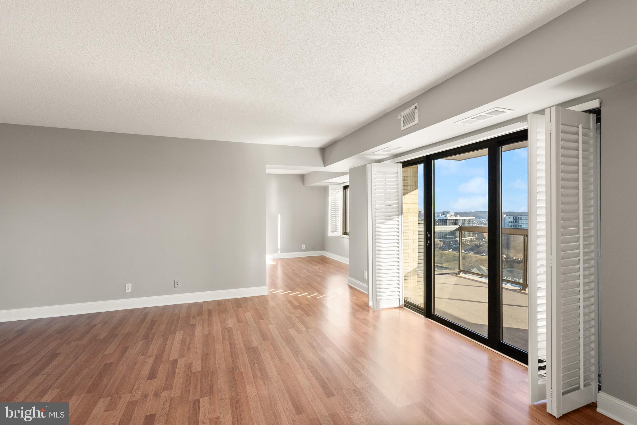 WATERGATE AT LANDMARK - Residential