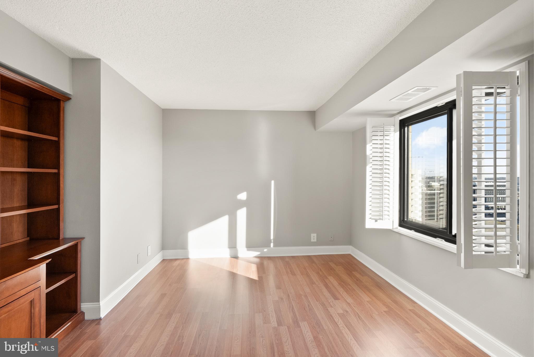 WATERGATE AT LANDMARK - Residential