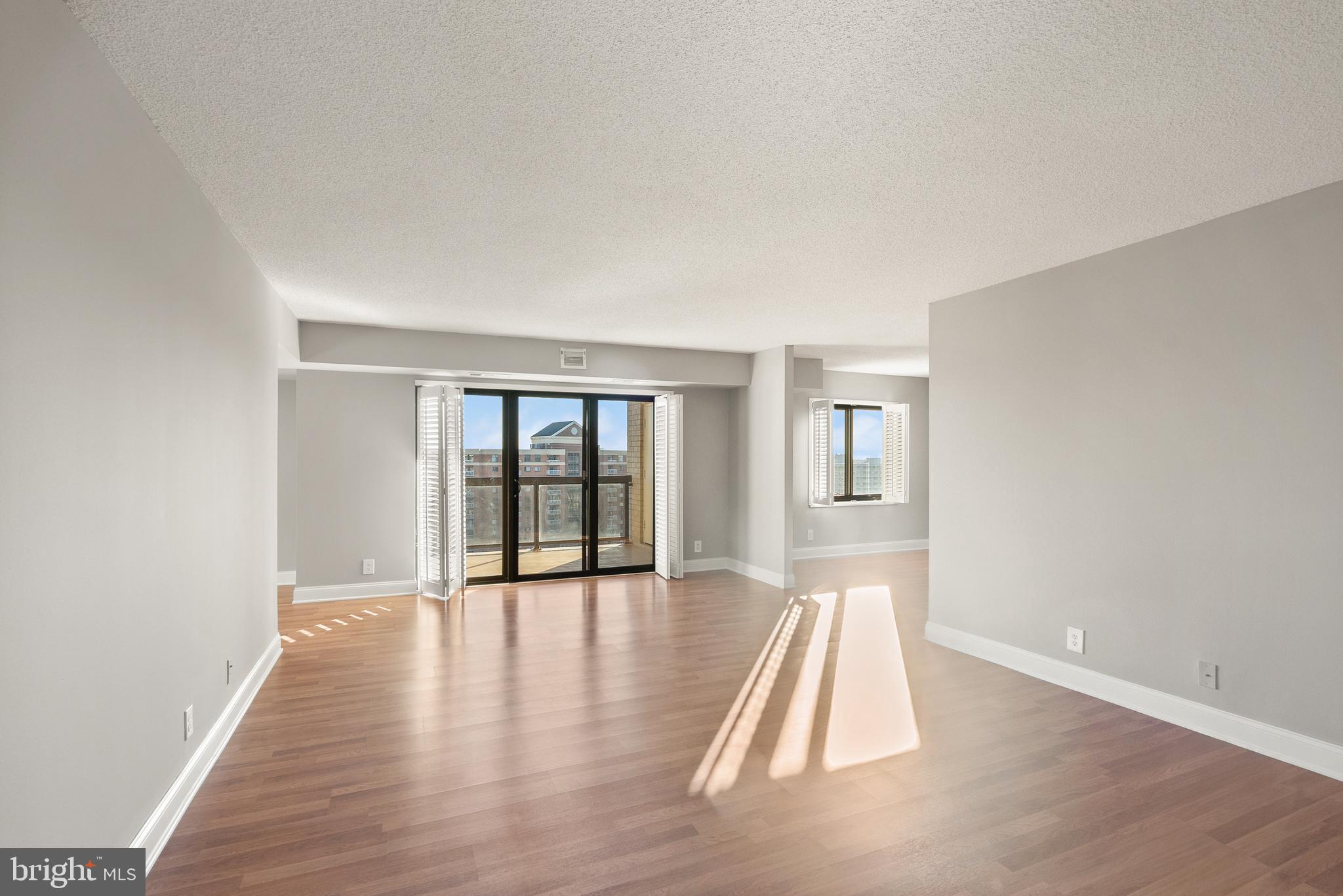 WATERGATE AT LANDMARK - Residential