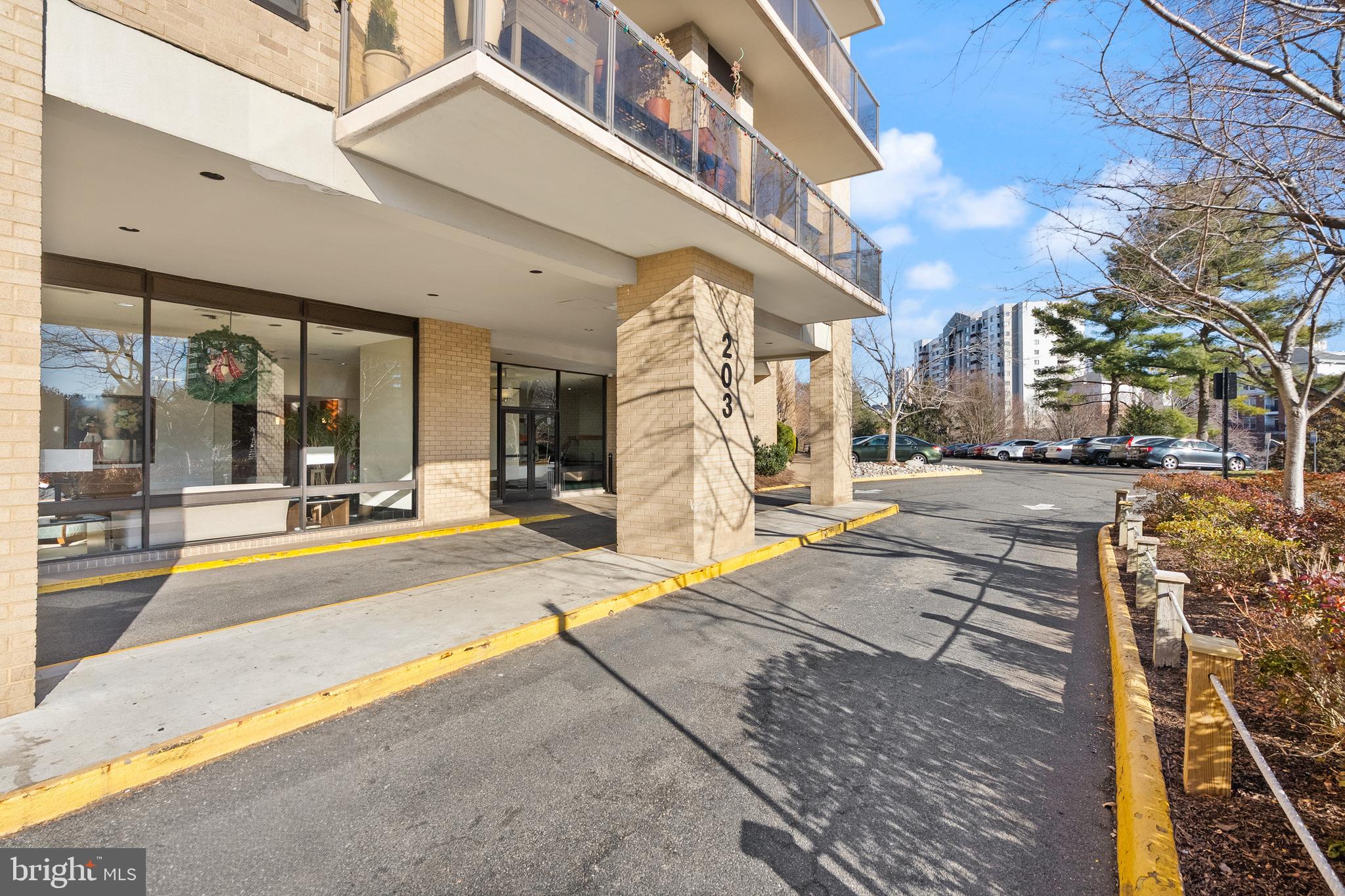 WATERGATE AT LANDMARK - Residential