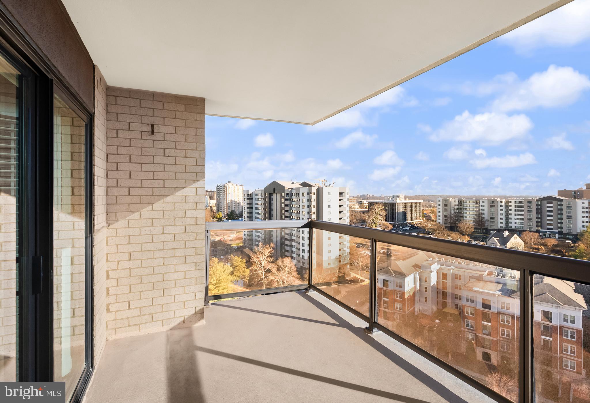 WATERGATE AT LANDMARK - Residential