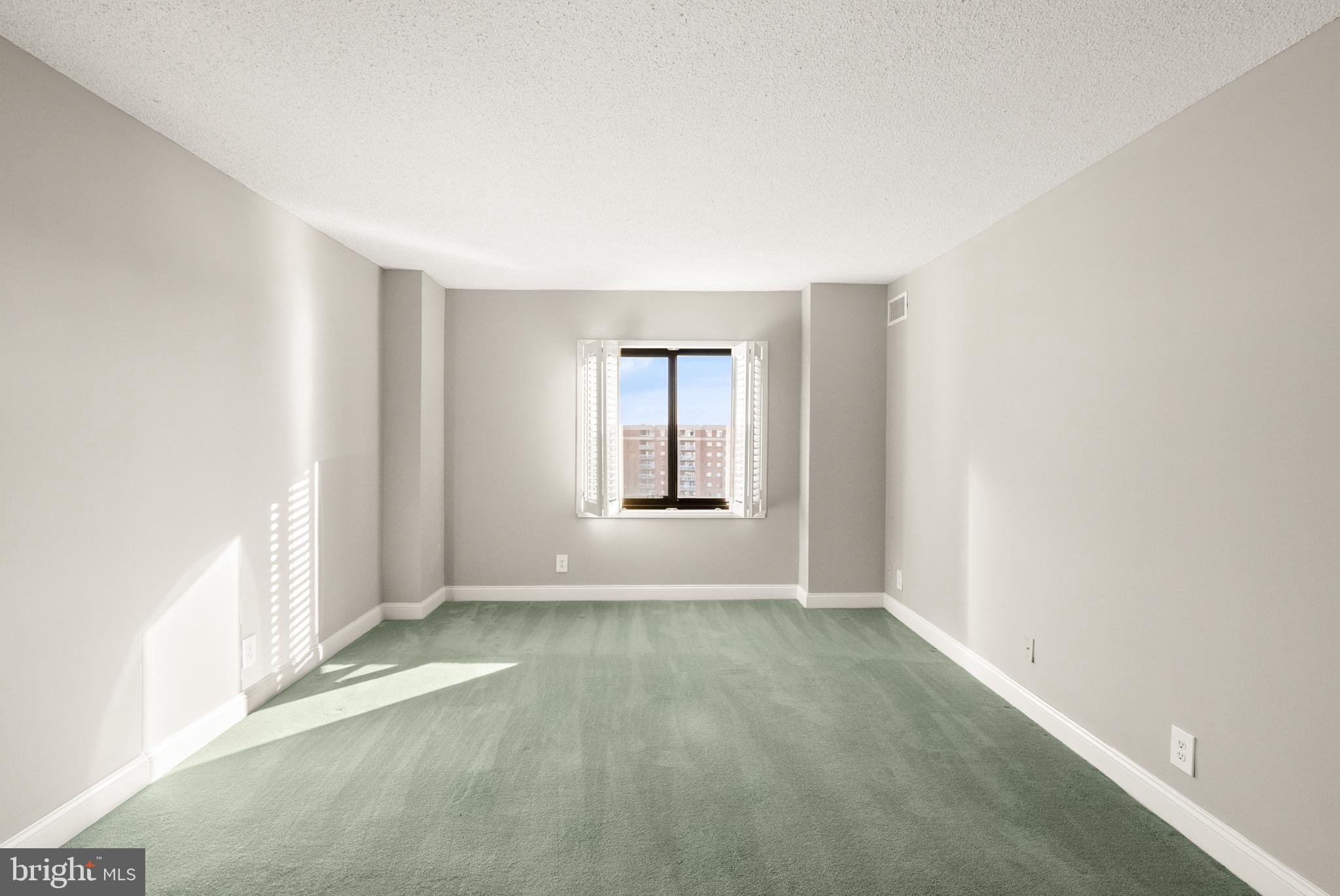 WATERGATE AT LANDMARK - Residential