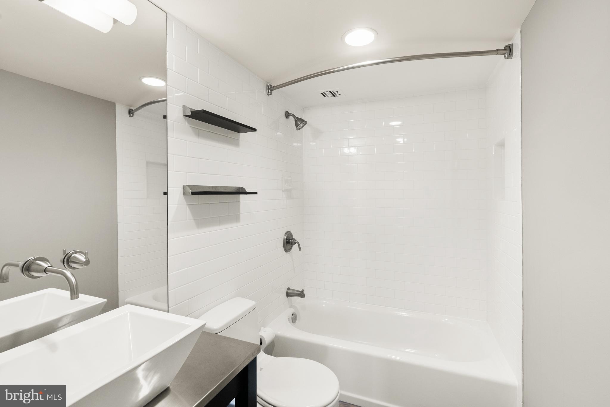 WATERGATE AT LANDMARK - Residential