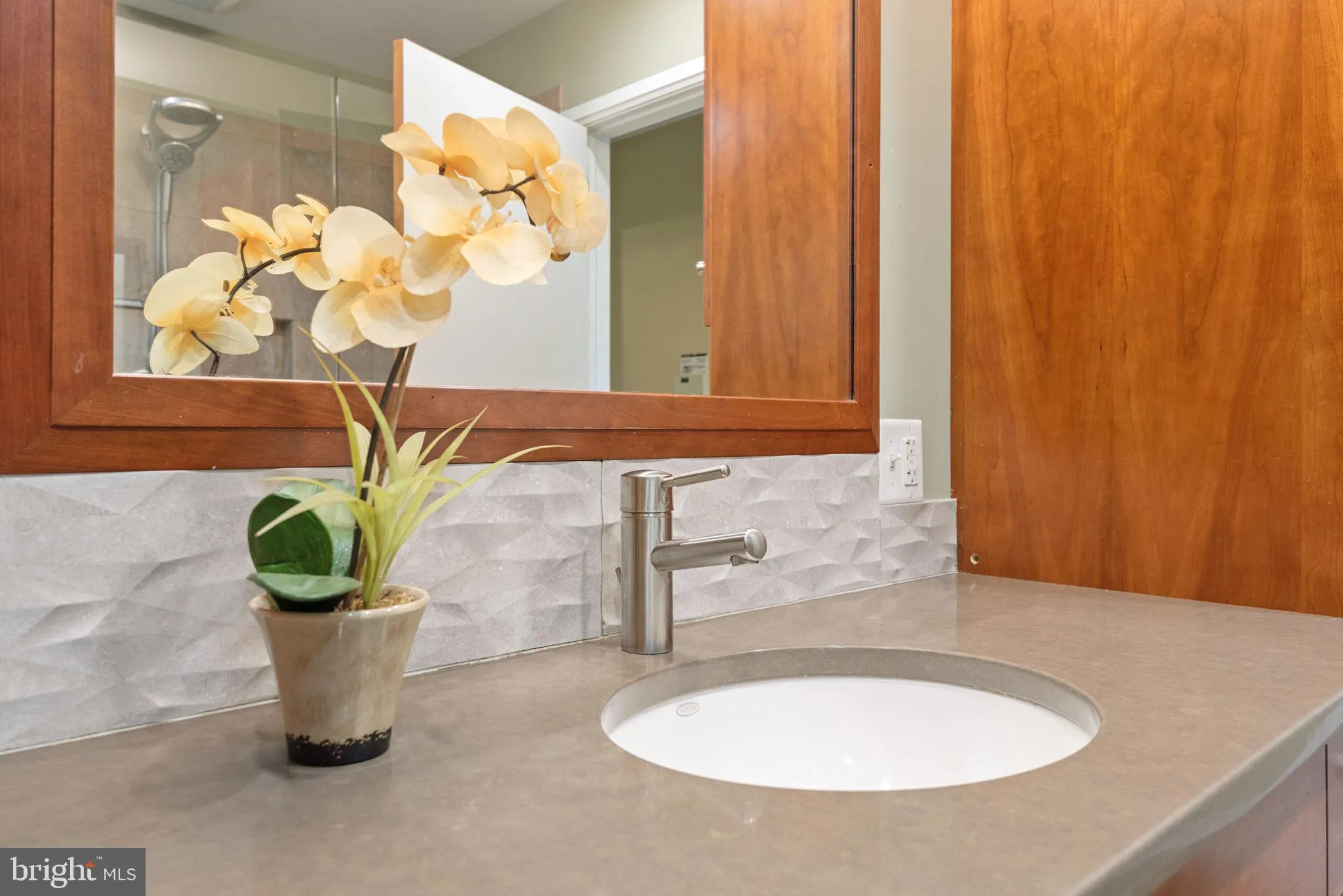 Lancaster, Pennsylvania 17601, United States, 3 Bedrooms Bedrooms, ,3 BathroomsBathrooms,Residential,Pending,151015