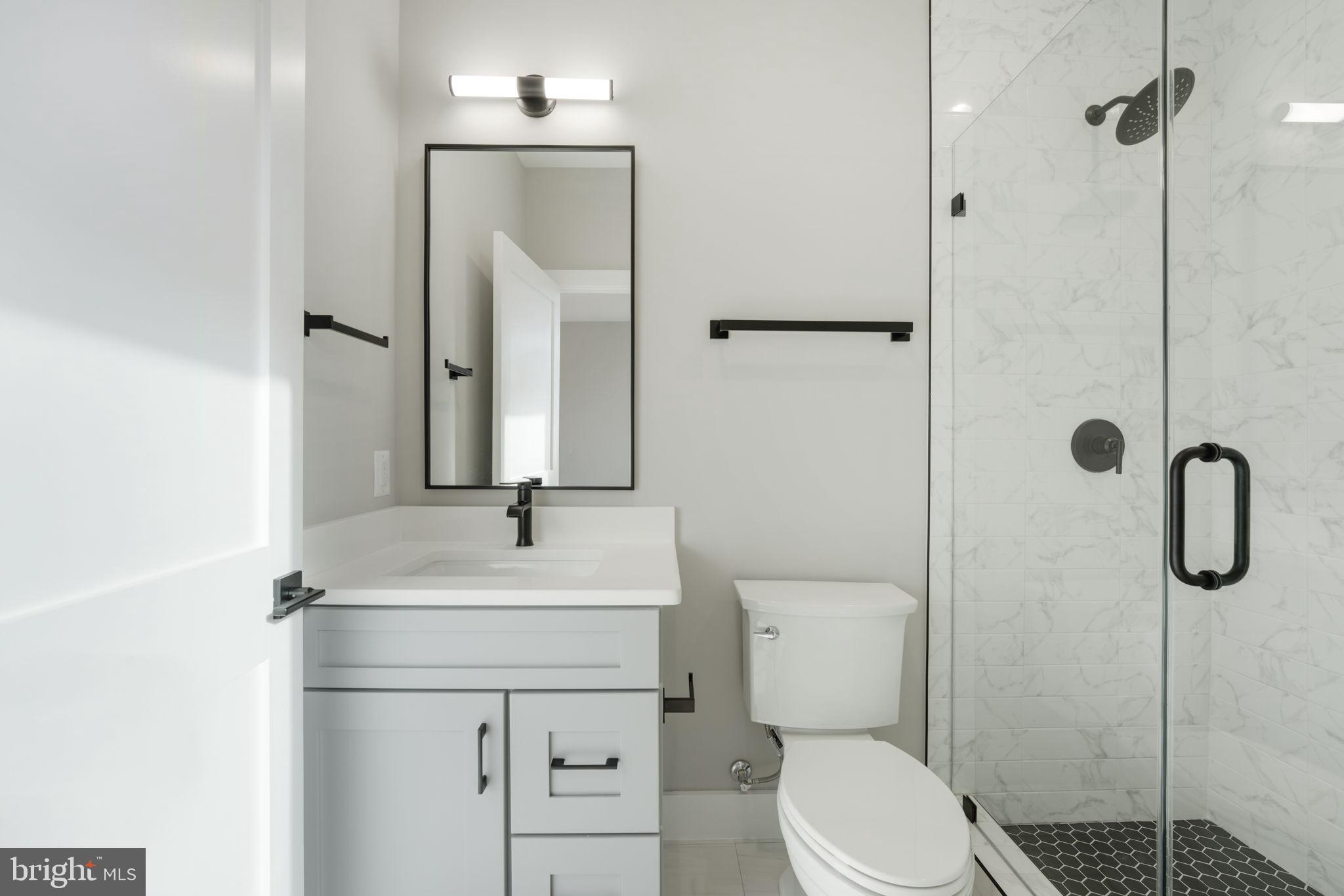 MCLEAN MANOR - Residential