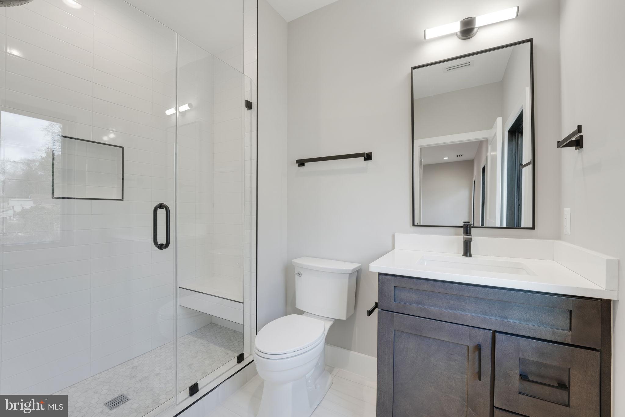 MCLEAN MANOR - Residential