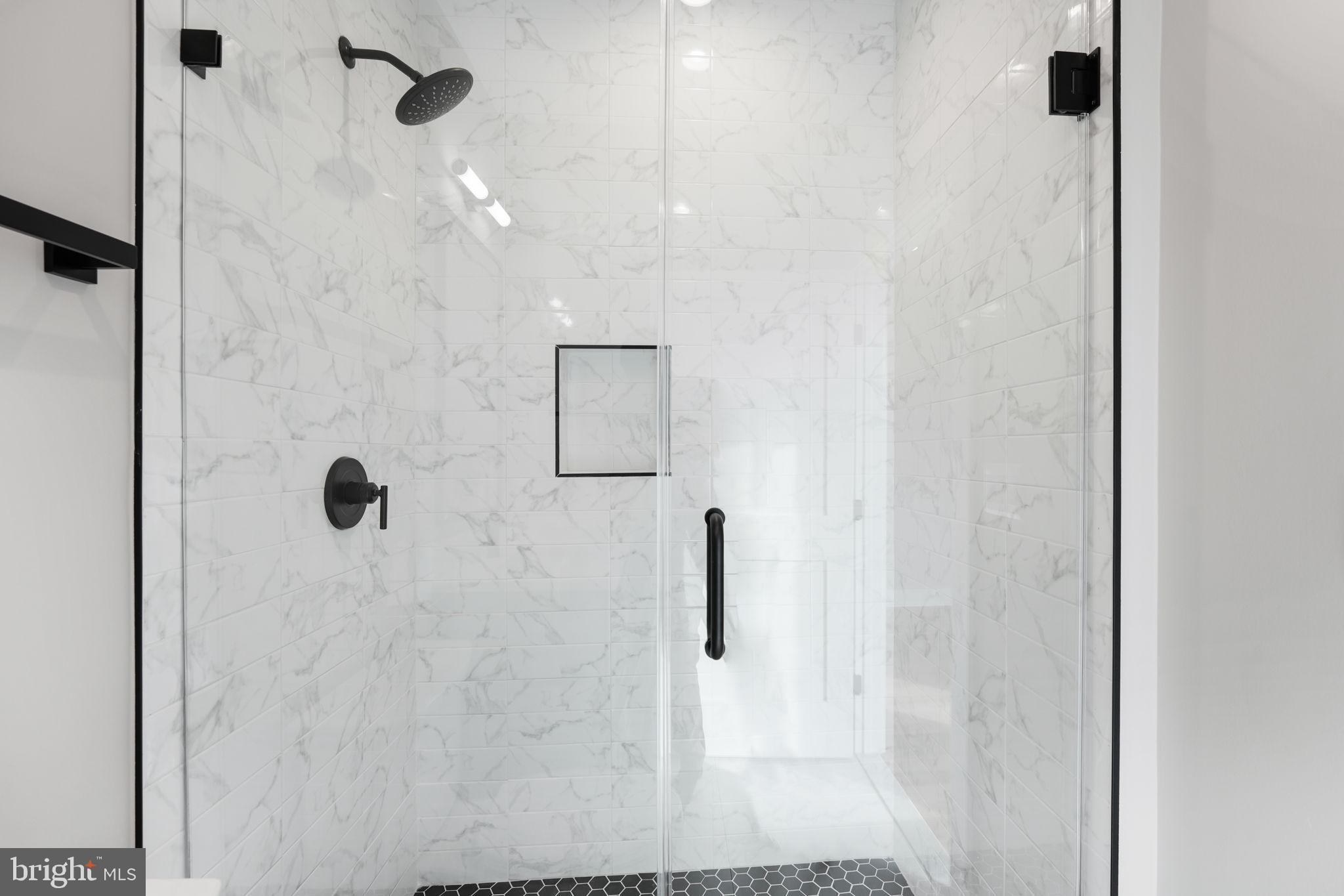 MCLEAN MANOR - Residential