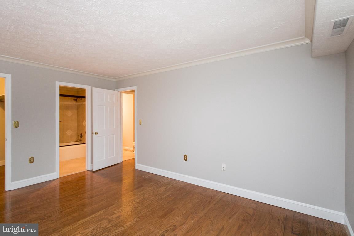 VININGS CONDO - Residential