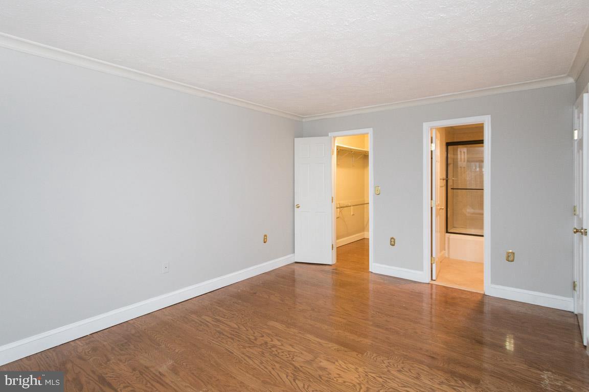 VININGS CONDO - Residential