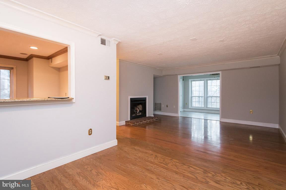 VININGS CONDO - Residential