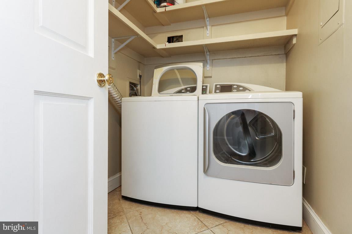 VININGS CONDO - Residential