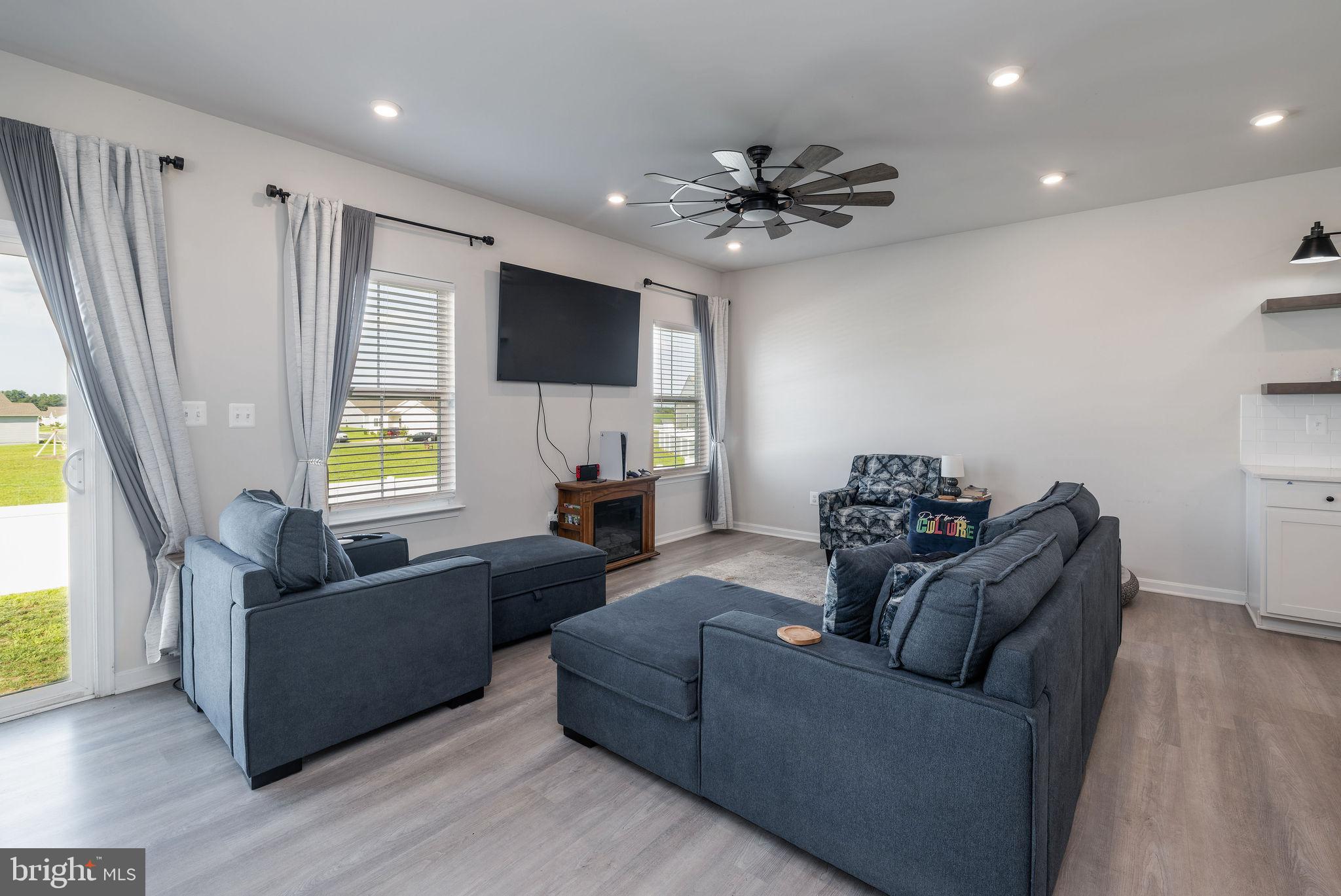 369 STEAMBOAT AVENUE