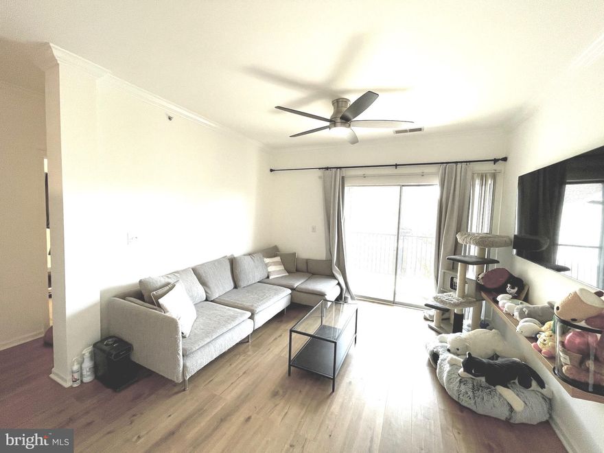 Bright spacious unit of 2 bed 2 bath at top level. 2023 Stone Counters, Plumbing Fixtures, three Ceiling Fans, washer/dryer, and updated appliances. Large living room opens up to balcony w/ view of courtyard and pool. On-site full sized laundry. Two Assigned Parking Spots. Club House, Walking Trail, Private Gym, Community Pool. Convenient to 270, 355, shopping, restaurants, recreation parks, library.