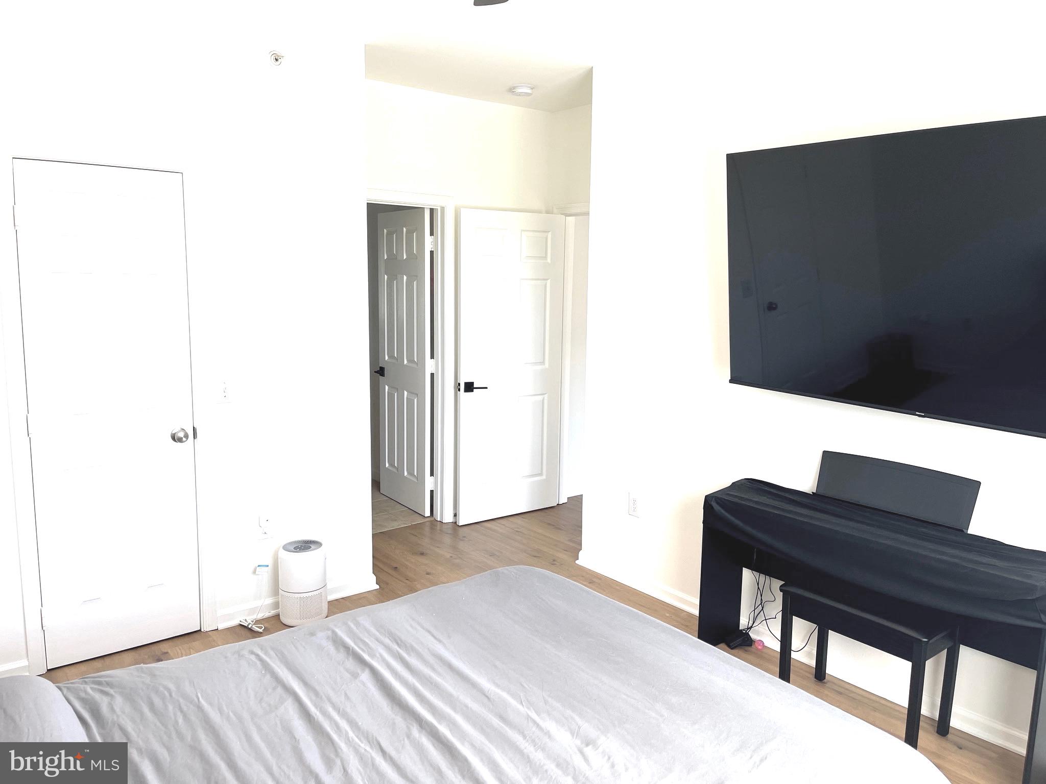 ASHMORE AT GERMANOWN COMMUNITY - Residential