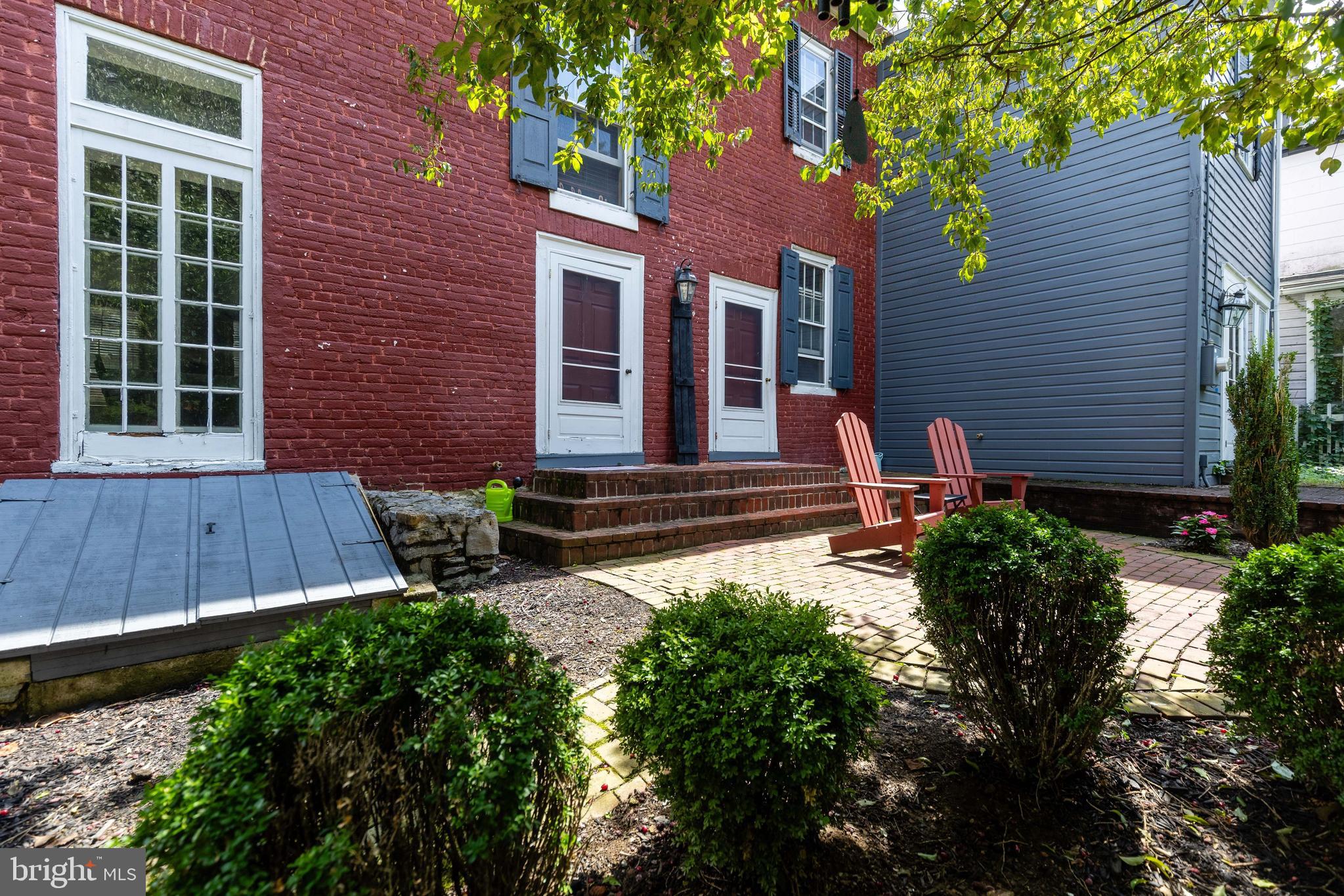 48 MAIN STREET N
