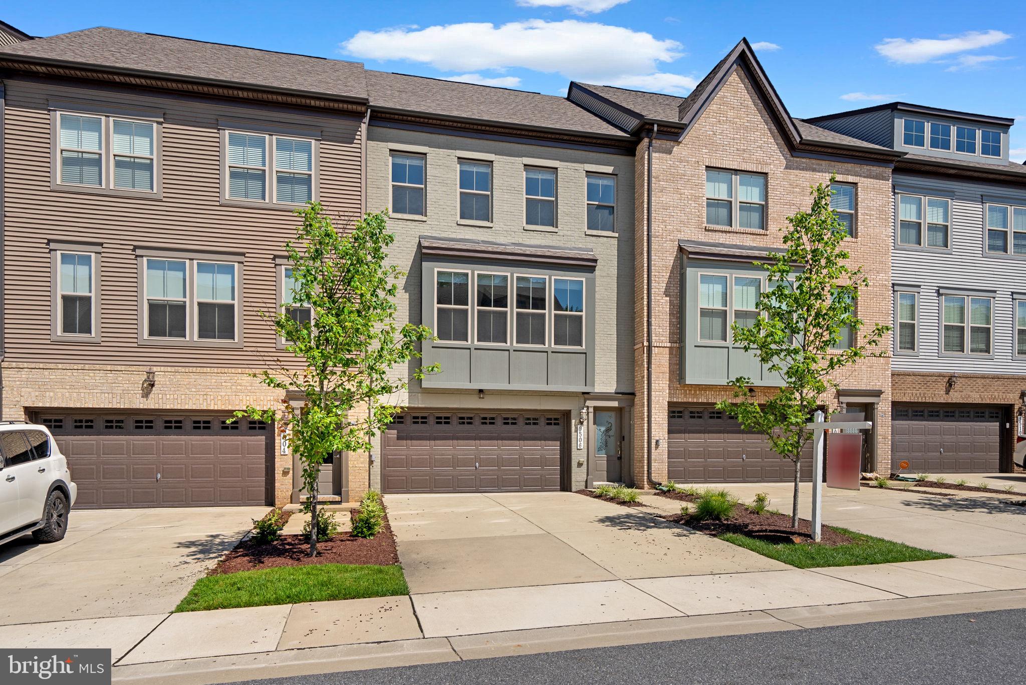 9506 CAPITAL LANE