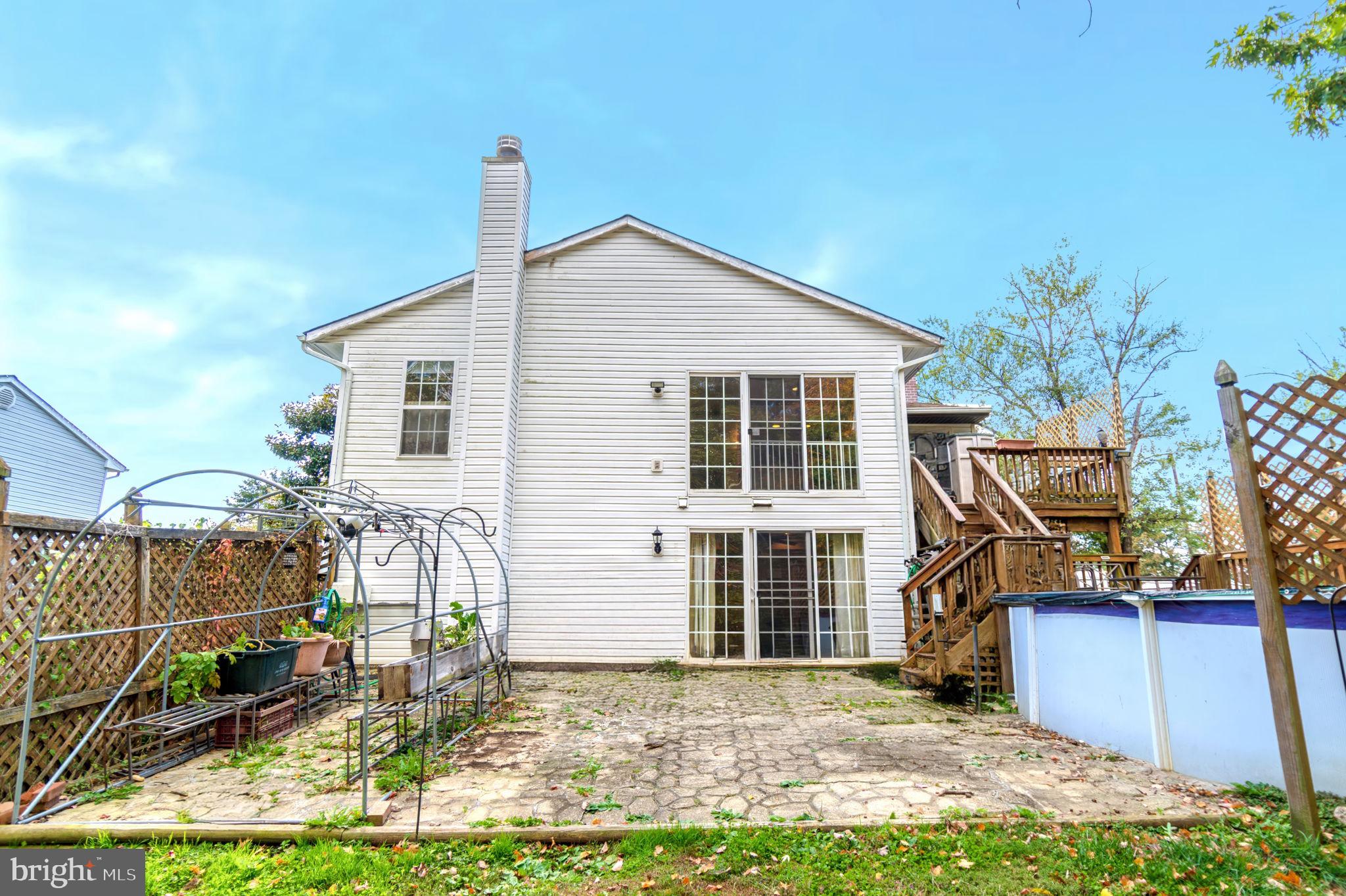 4716 KENTWOOD LANE