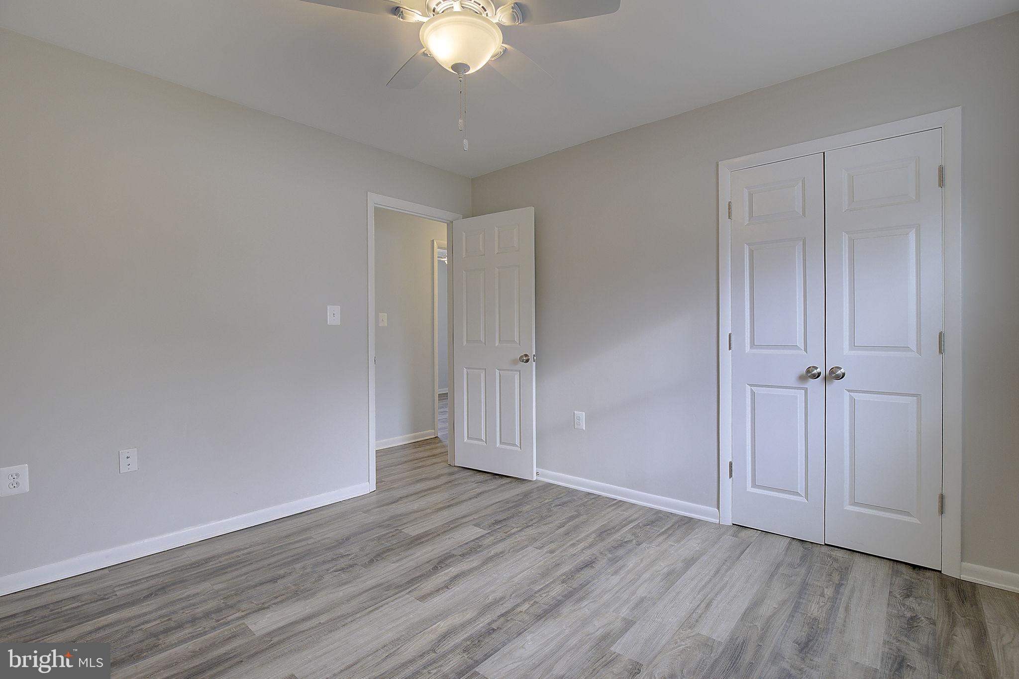 WOODLAND BEACH - Residential