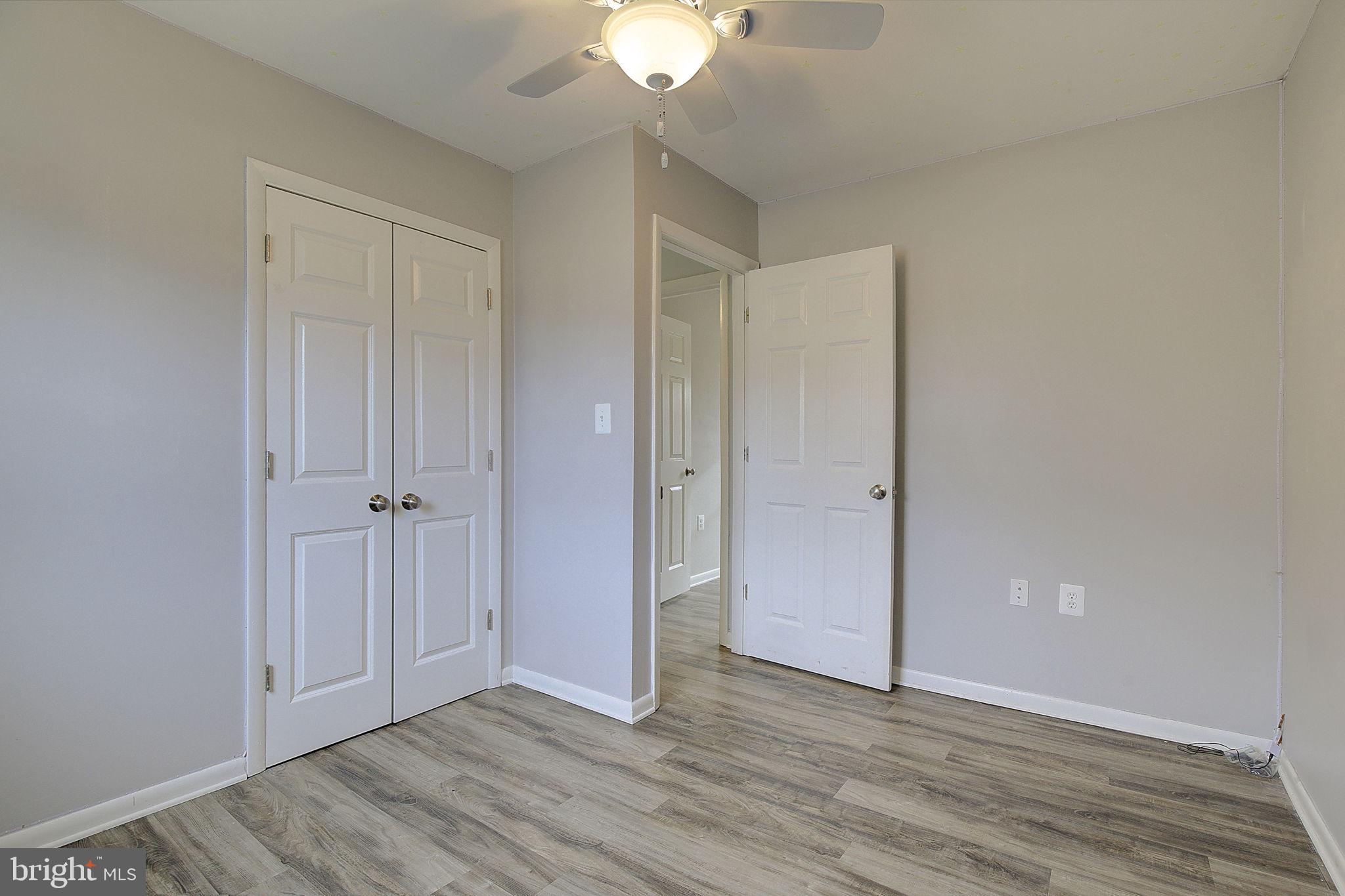 WOODLAND BEACH - Residential