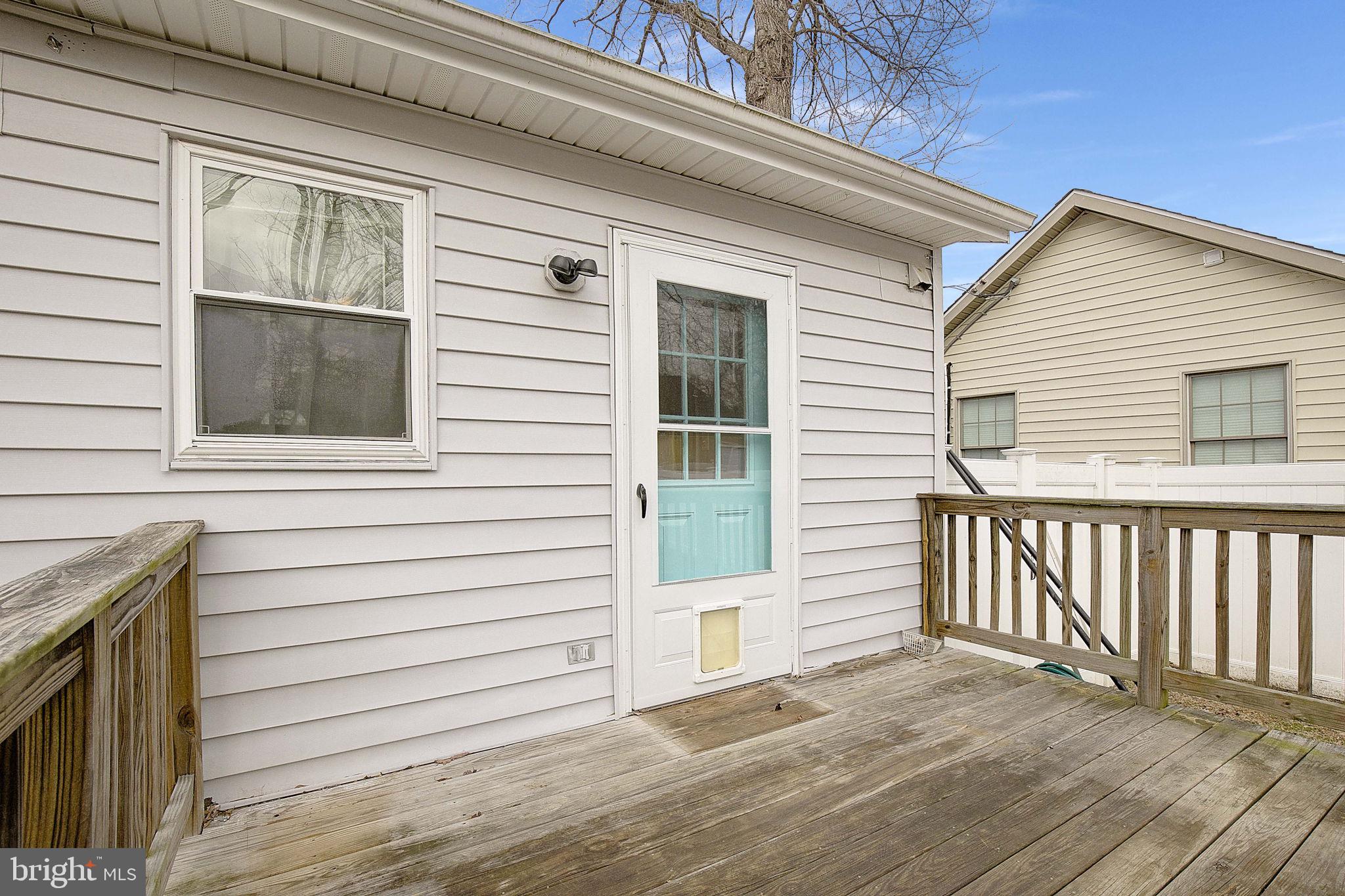 WOODLAND BEACH - Residential