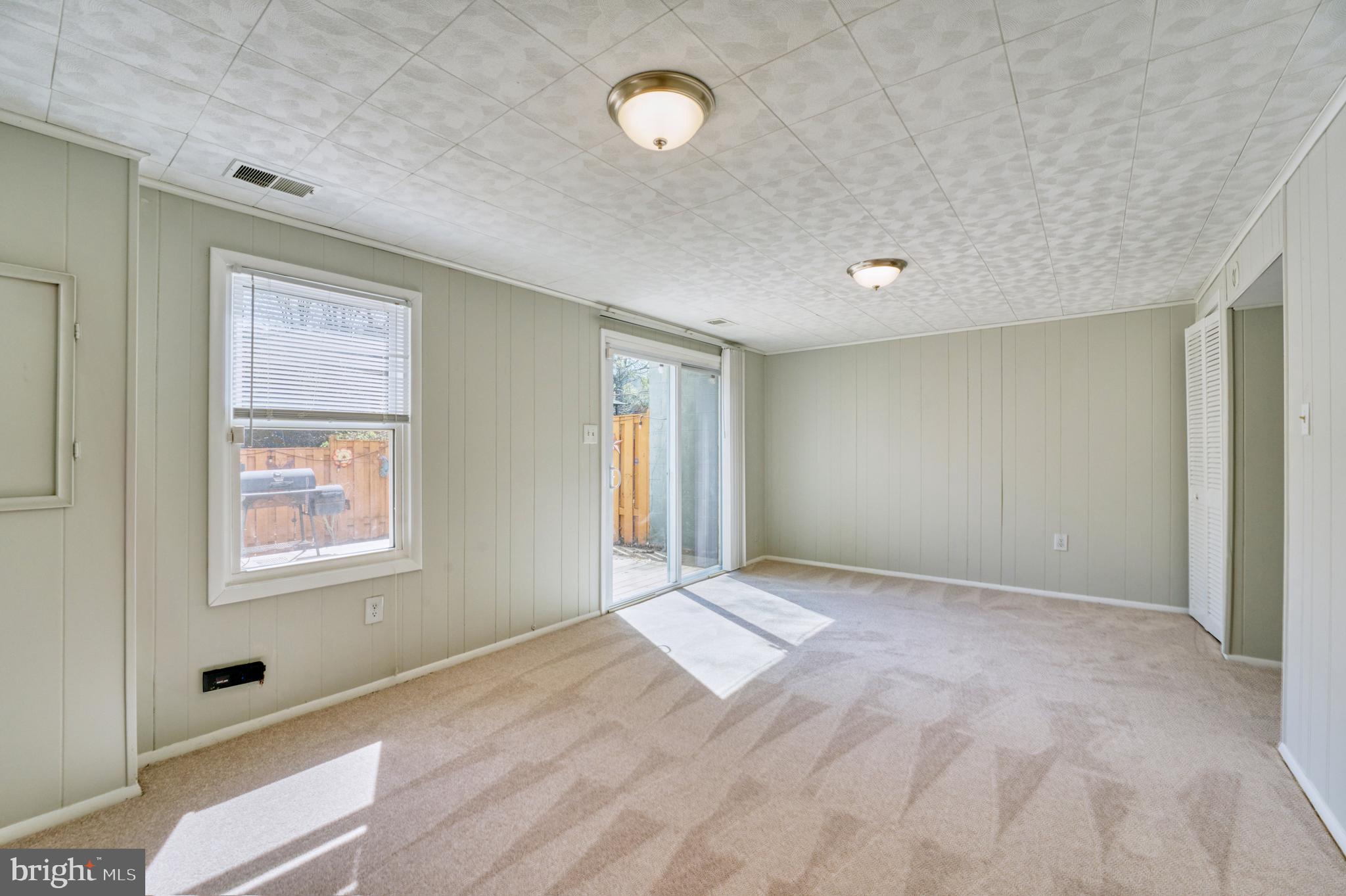 LAKE RIDGE-THOUSAND OAKS - Residential