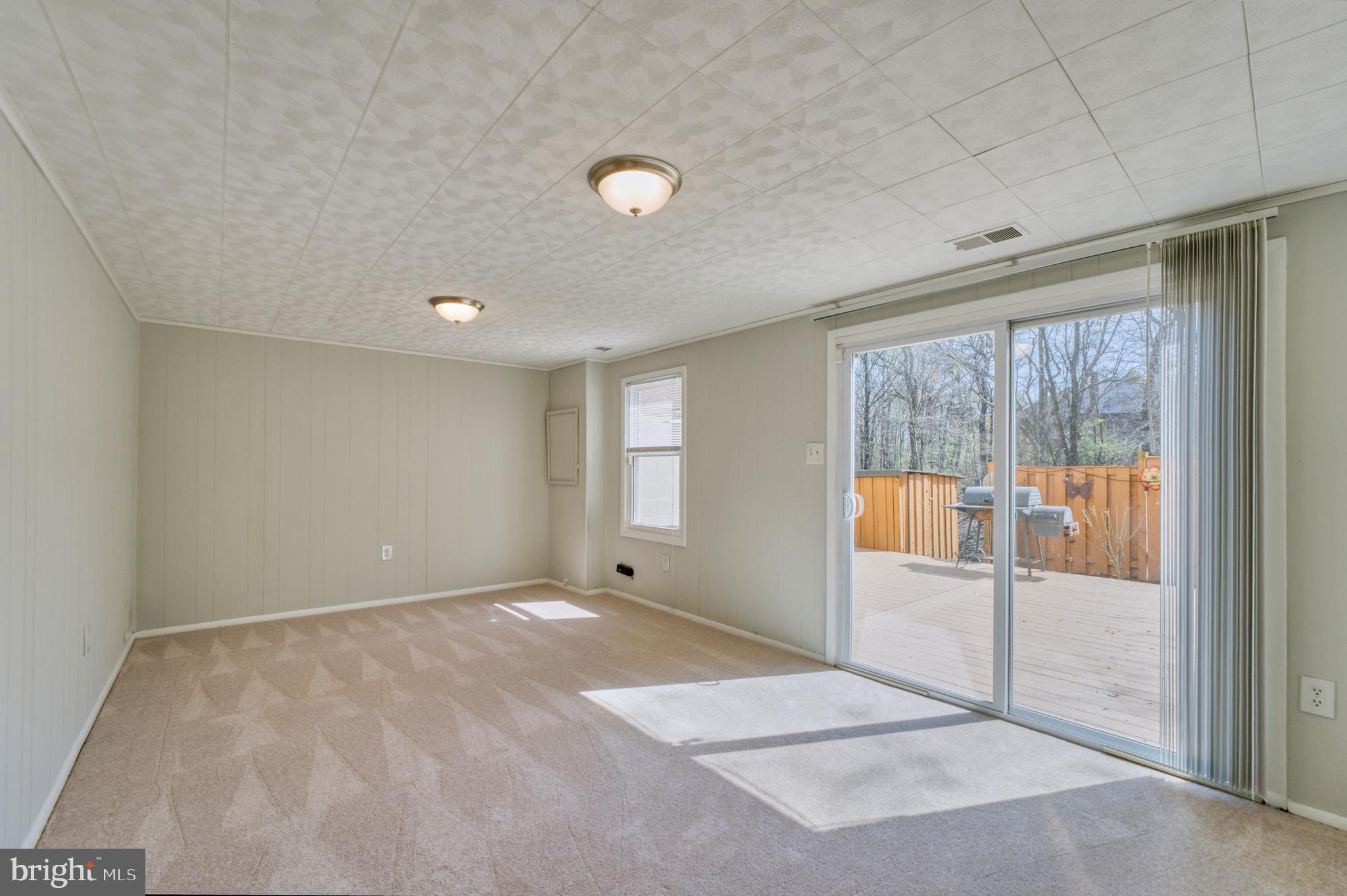 LAKE RIDGE-THOUSAND OAKS - Residential