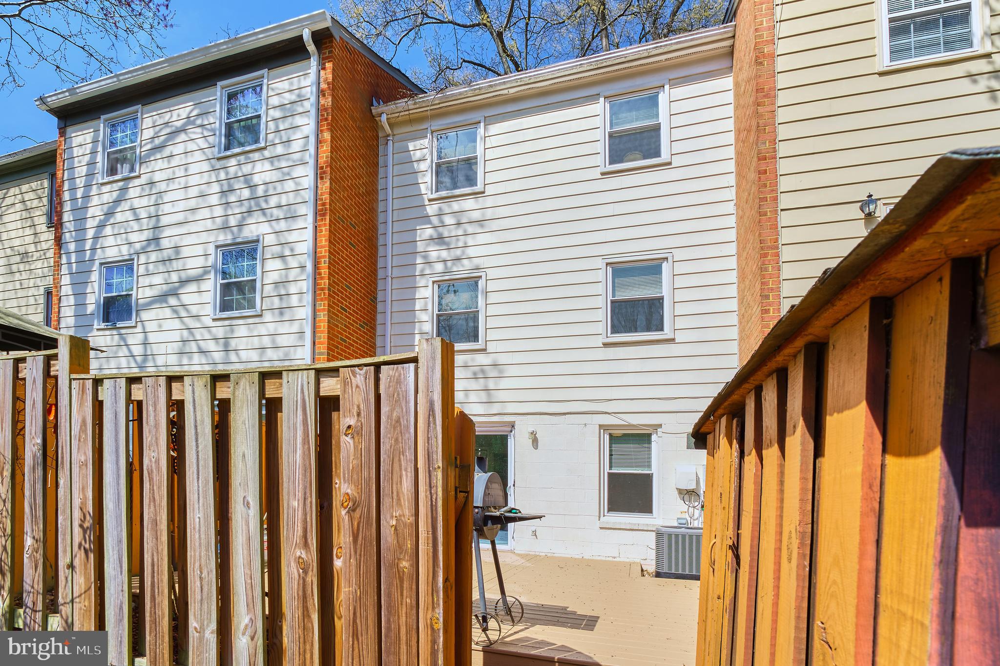 LAKE RIDGE-THOUSAND OAKS - Residential