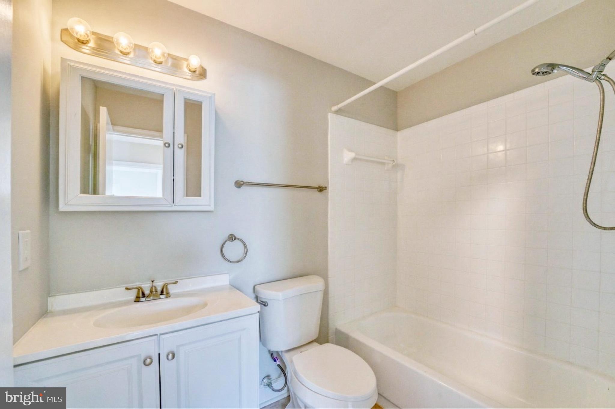 LAKE RIDGE-THOUSAND OAKS - Residential