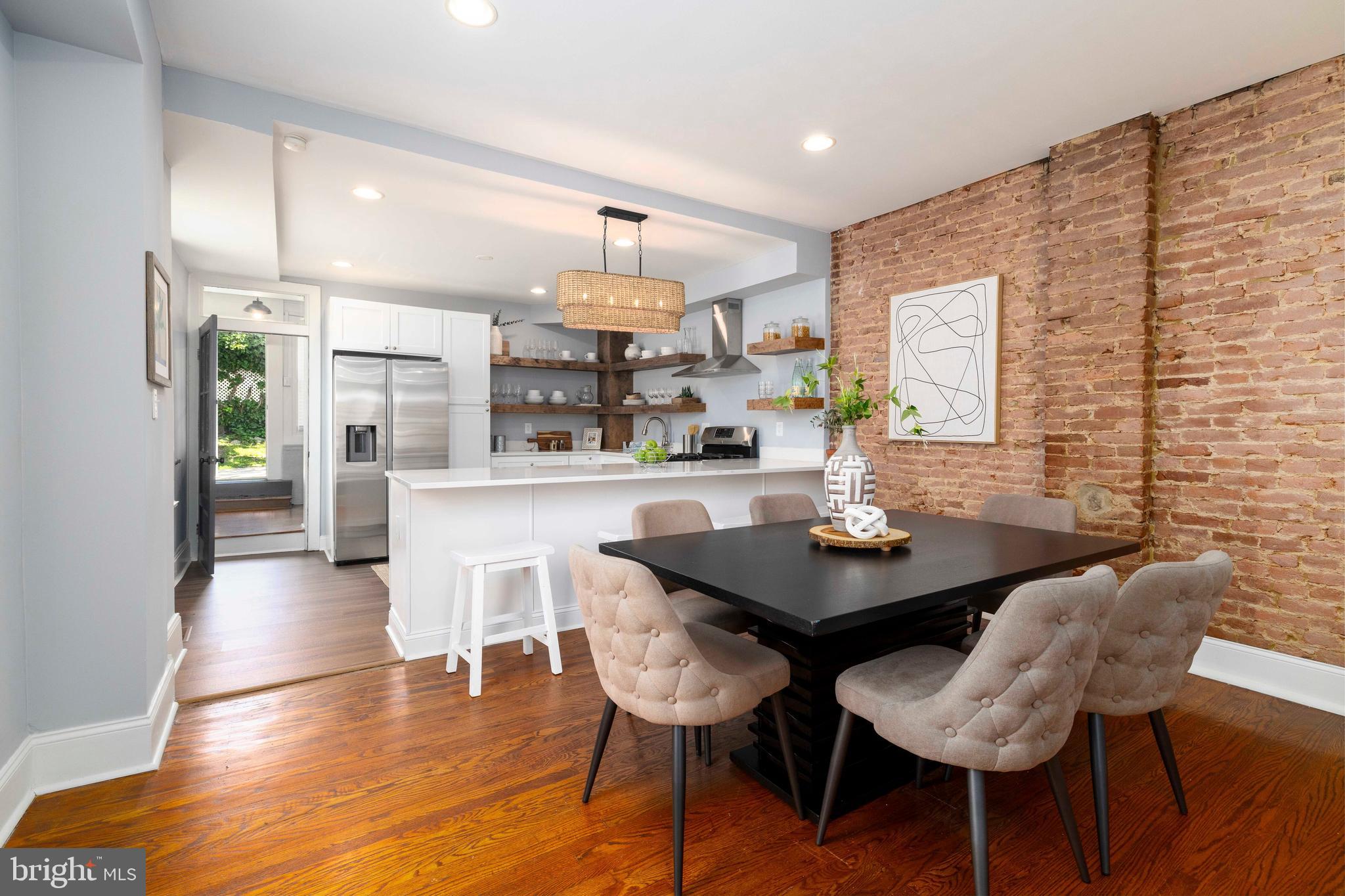 ROXBOROUGH - Residential