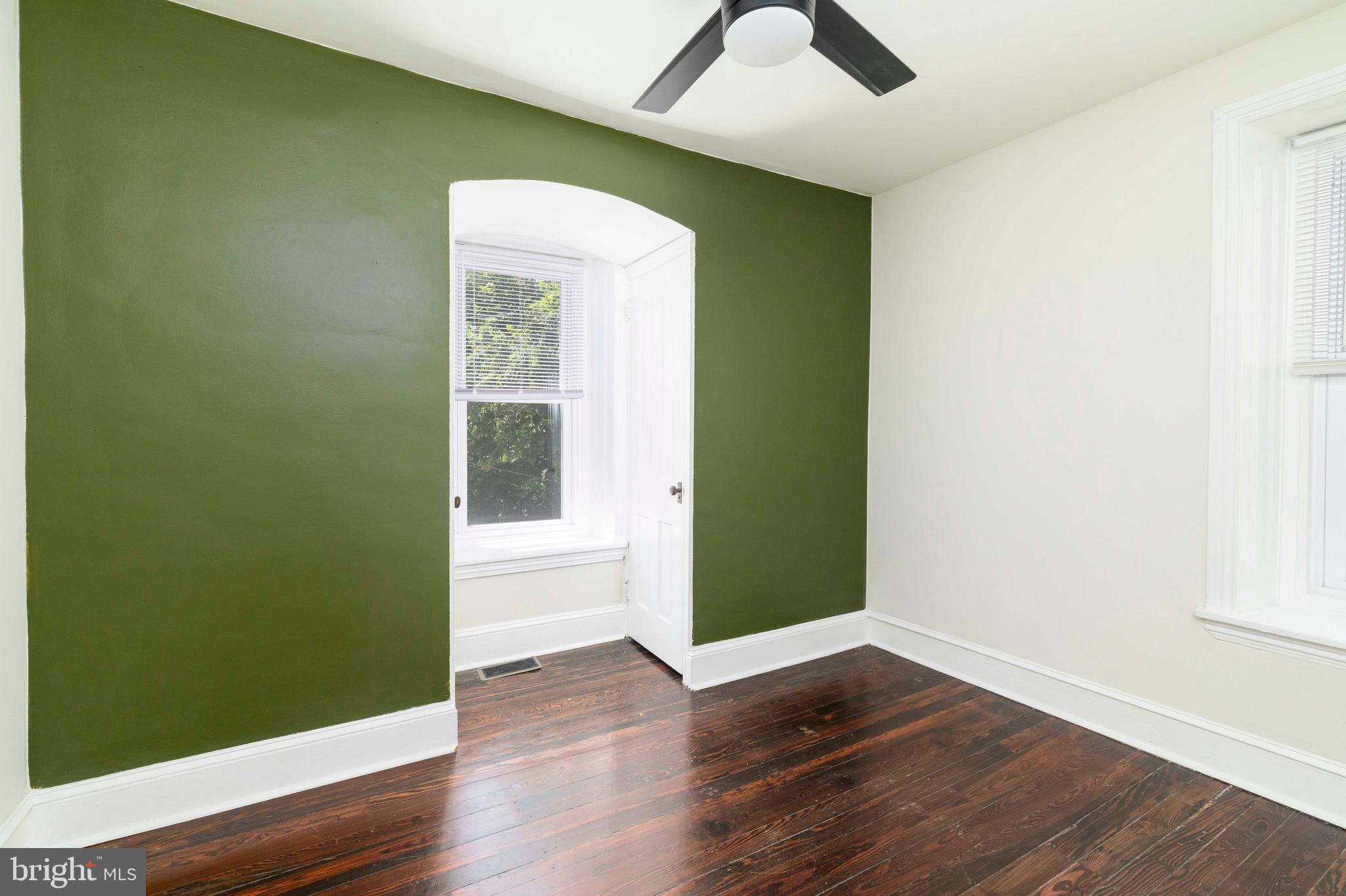 ROXBOROUGH - Residential