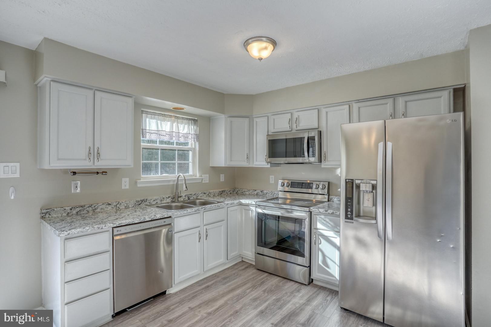 COLONIAL RIDGE - Residential