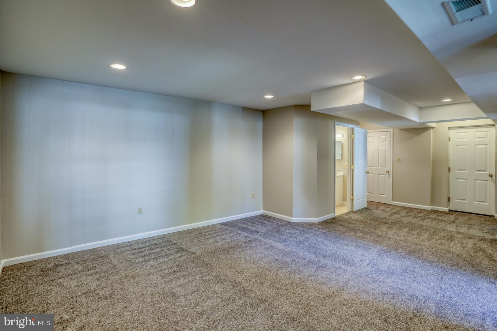 COLONIAL RIDGE - Residential