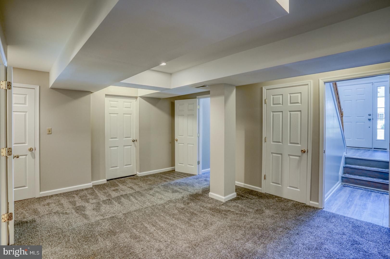 COLONIAL RIDGE - Residential