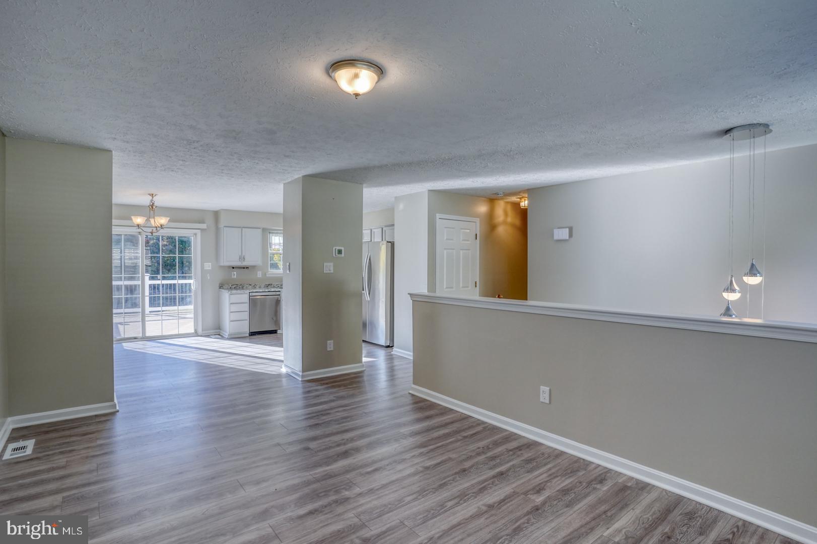 COLONIAL RIDGE - Residential