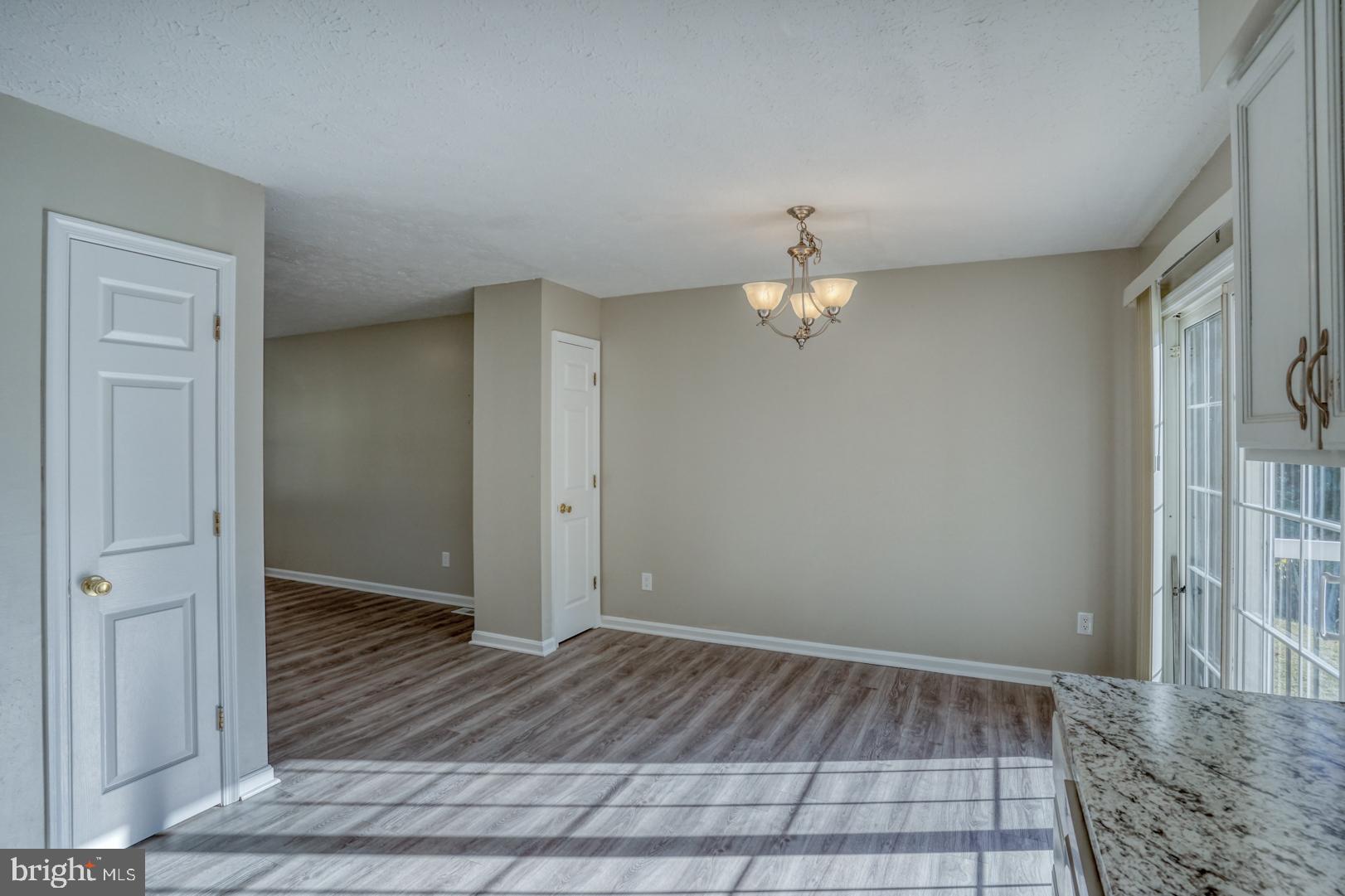 COLONIAL RIDGE - Residential