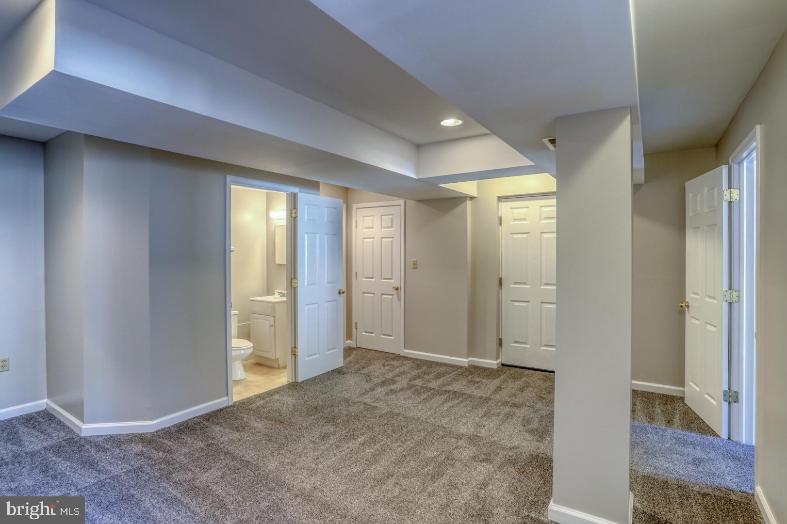 COLONIAL RIDGE - Residential