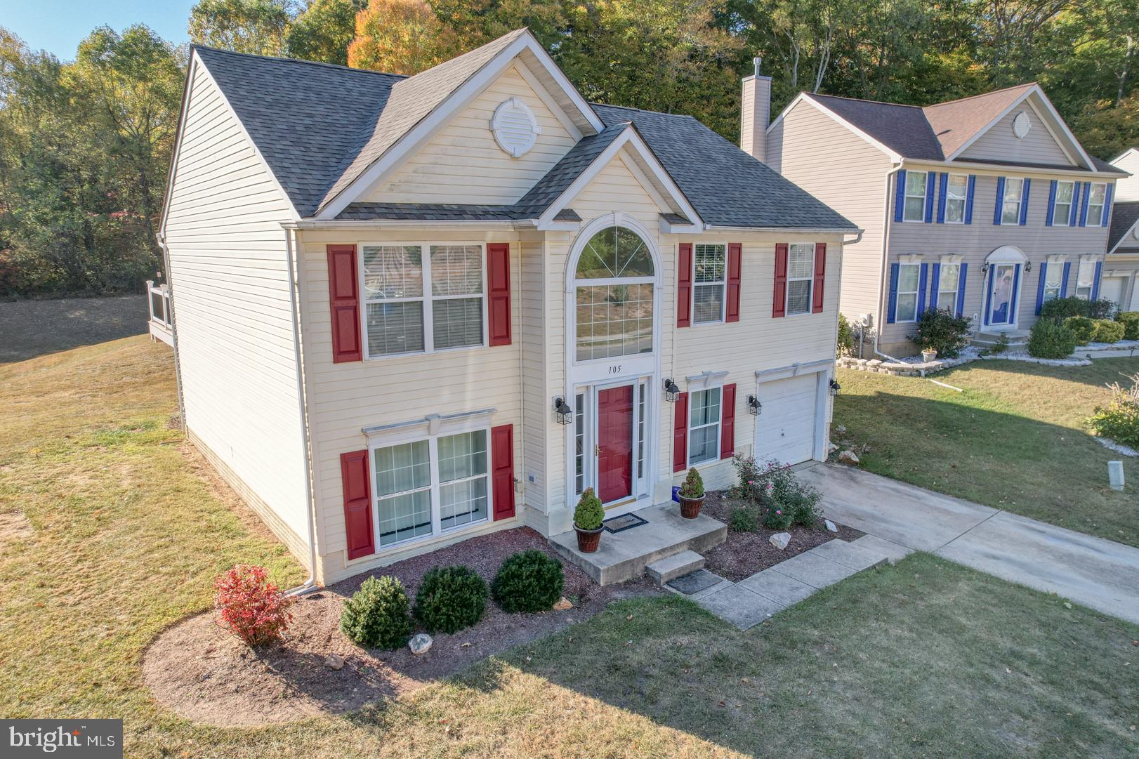 COLONIAL RIDGE - Residential